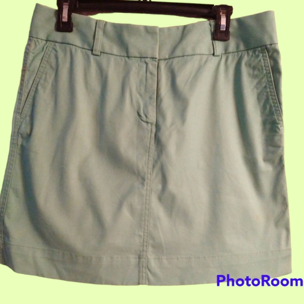 Light green mini skirt 💚